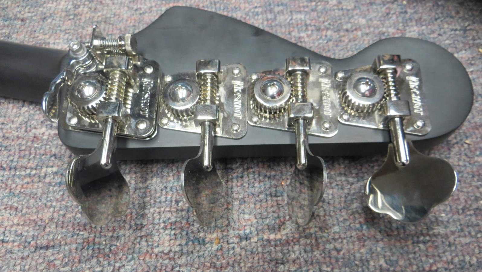 Z Bass.07.jpg
