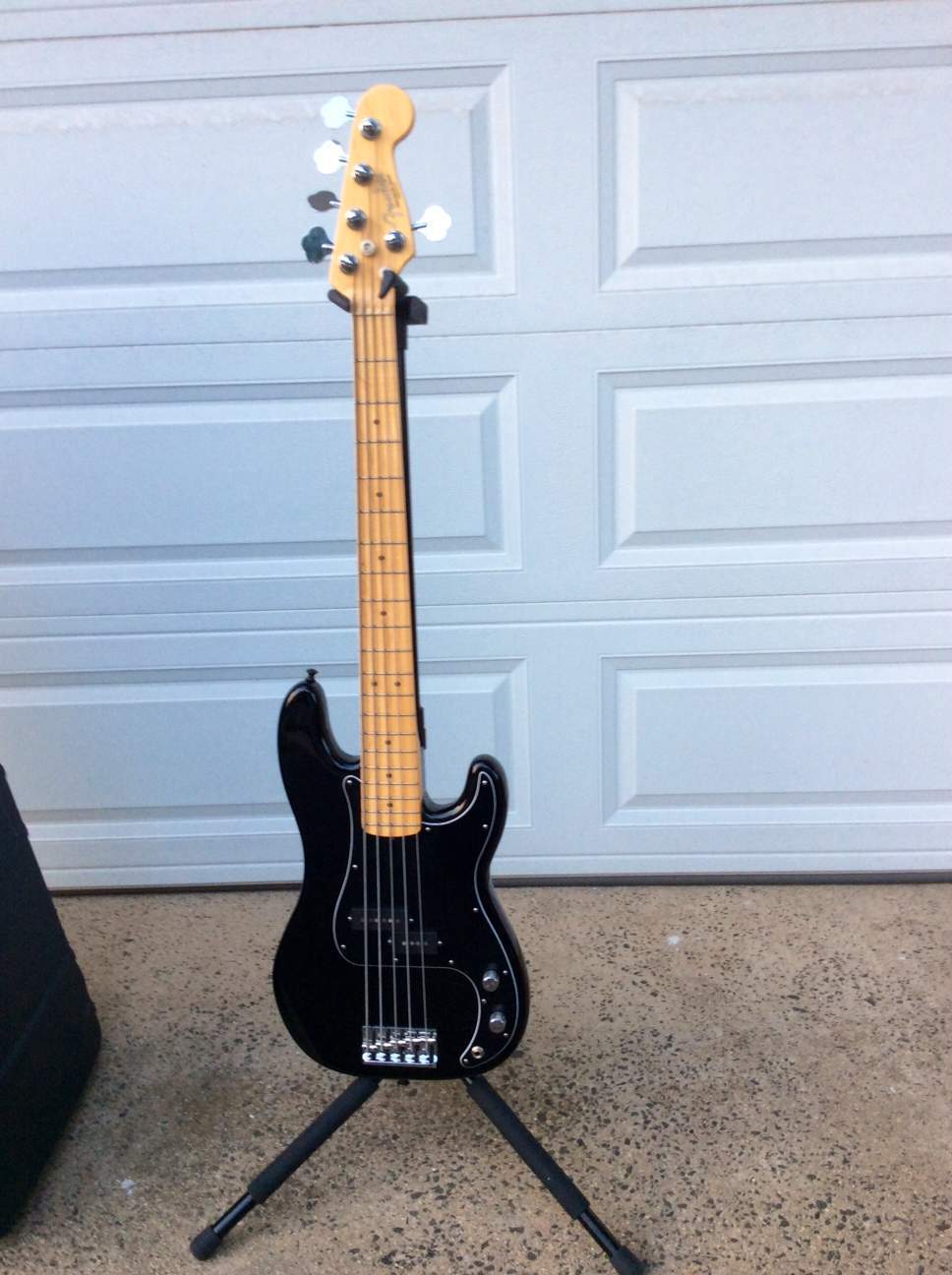 pbass.jpg