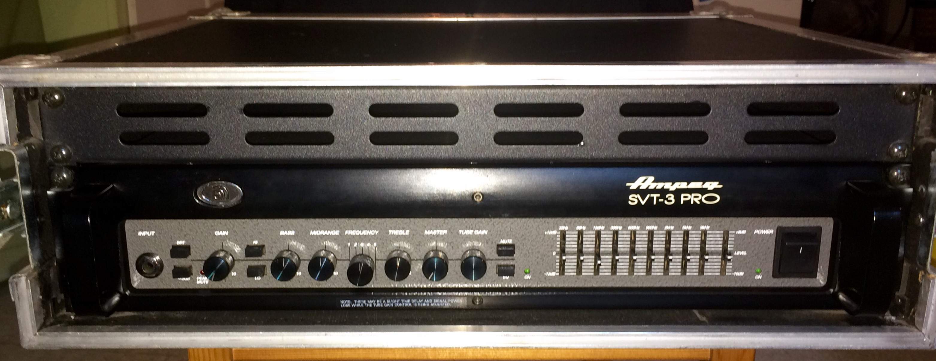 Ampeg SVT-3 Pro 2.jpg
