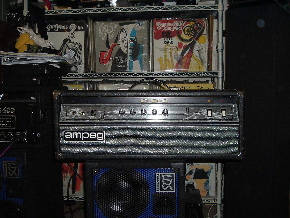 Ampeg v4b 001.jpg