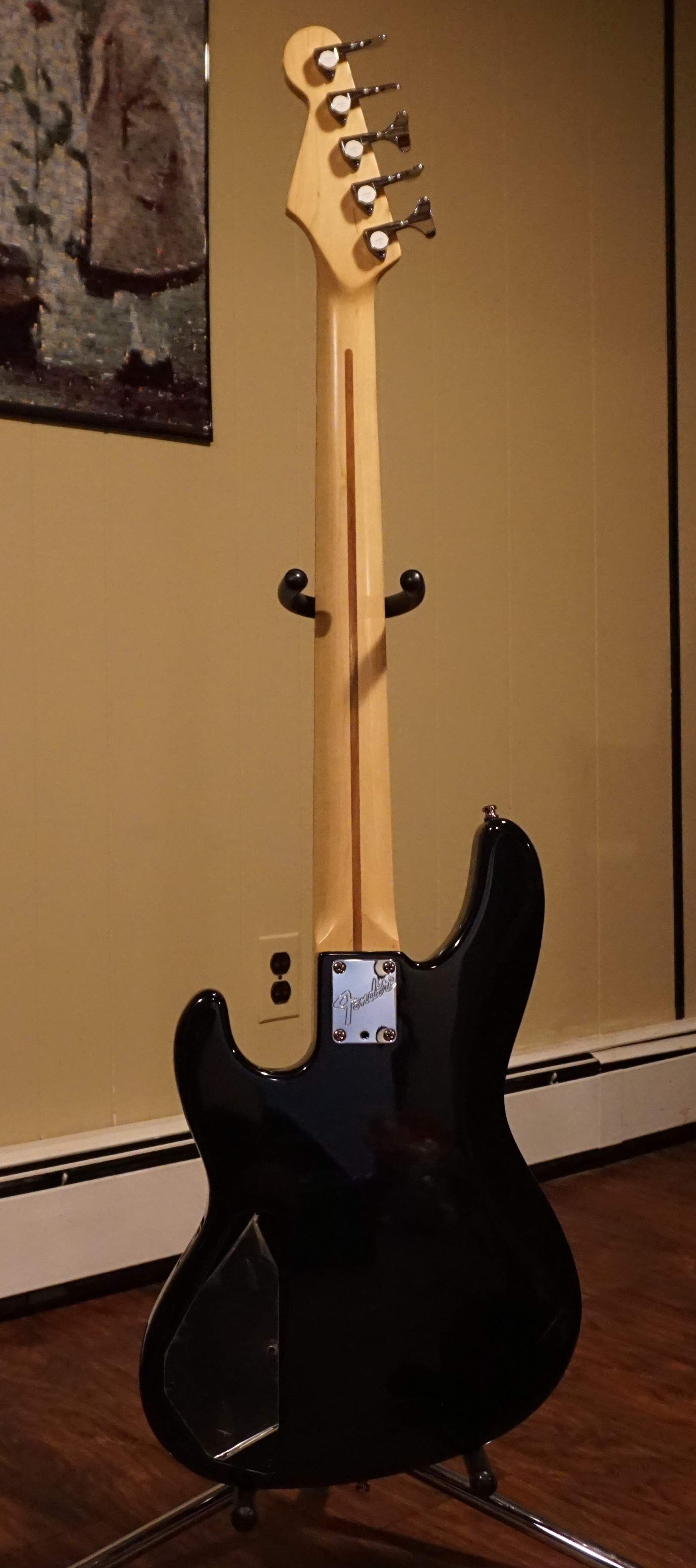 Fender Jazz V Back.jpg