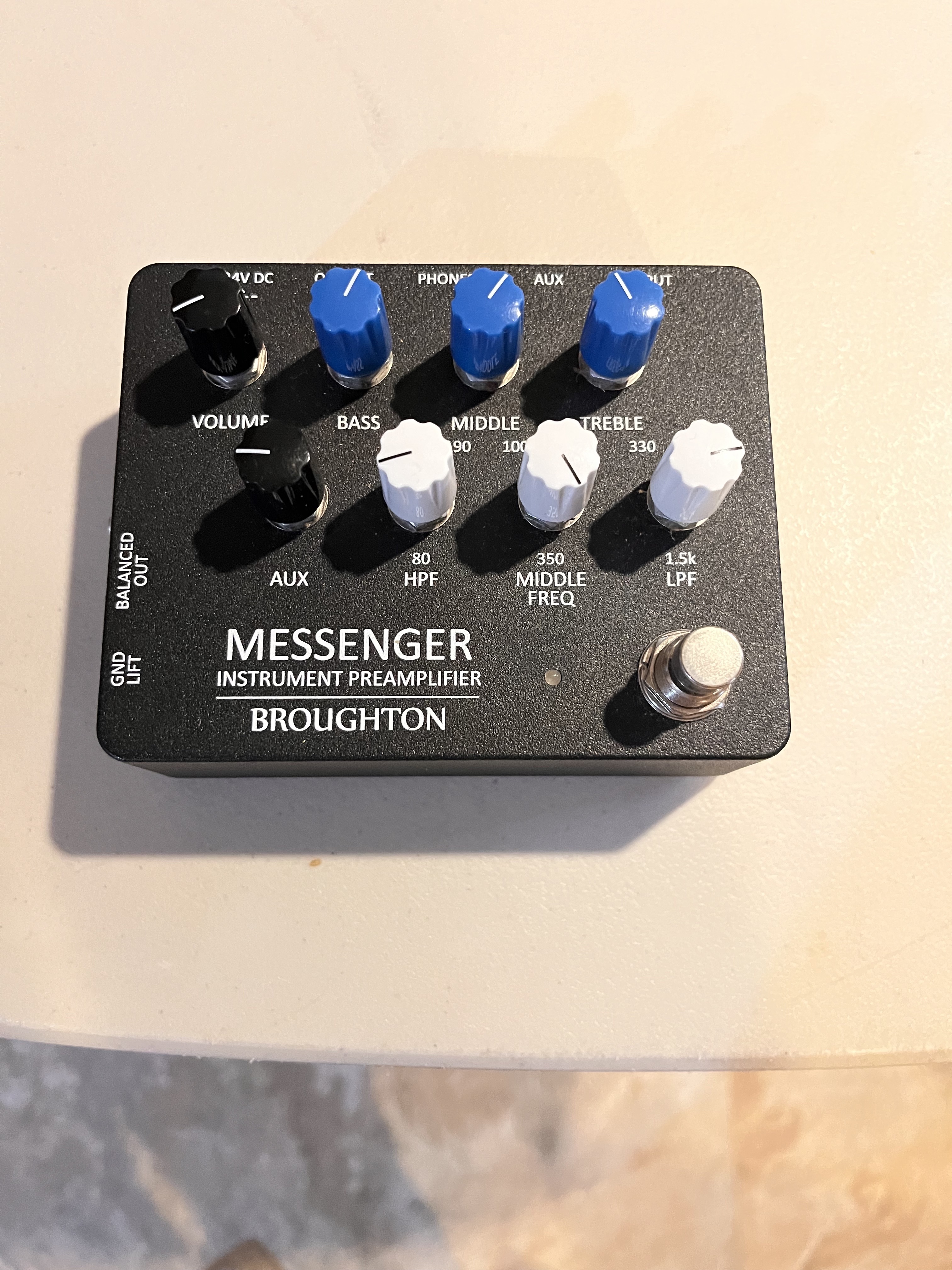 Messanger Front.jpg