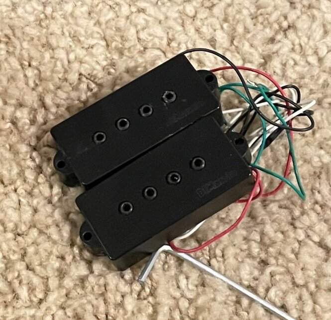 DiMarzio_ModelP_DP122_b.jpg