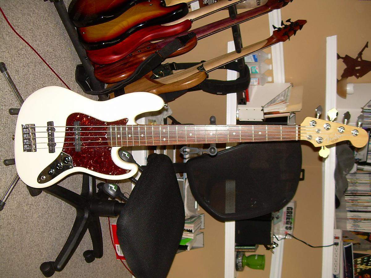 Fender Am 5.jpg