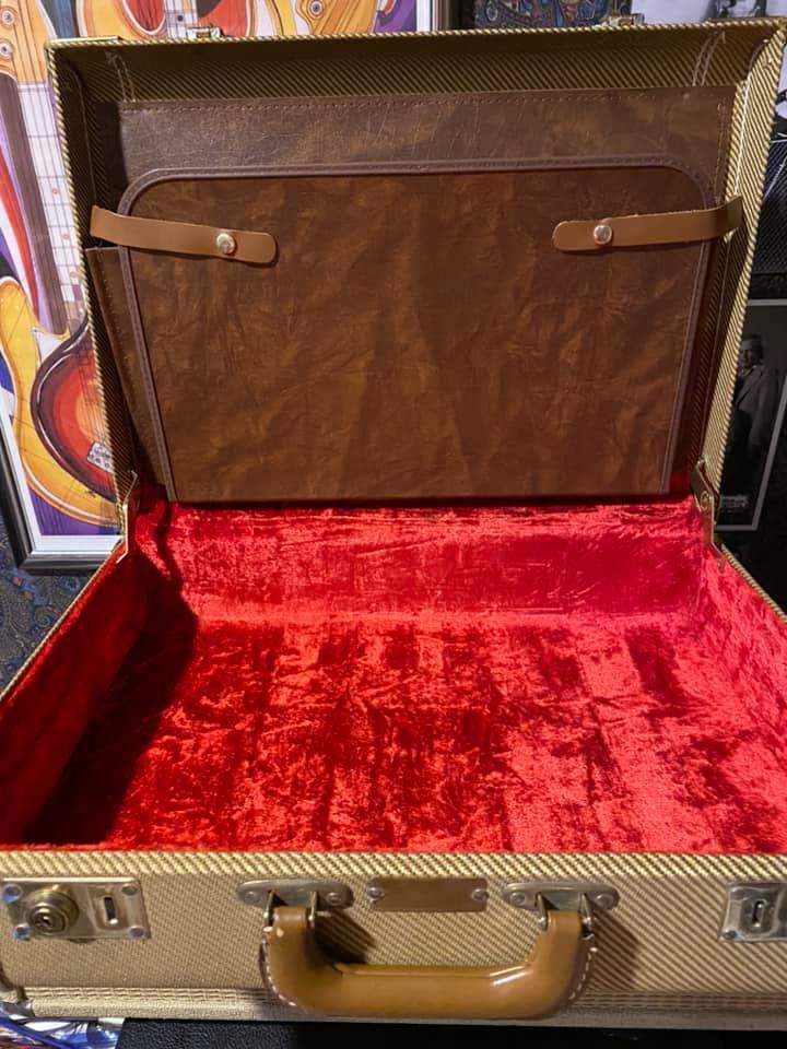Fender Briefcase 2.jpg