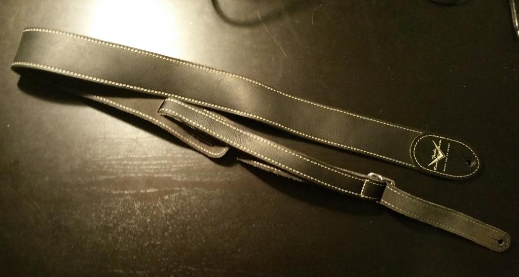 FenderStrap_zps6d7cca80.jpg