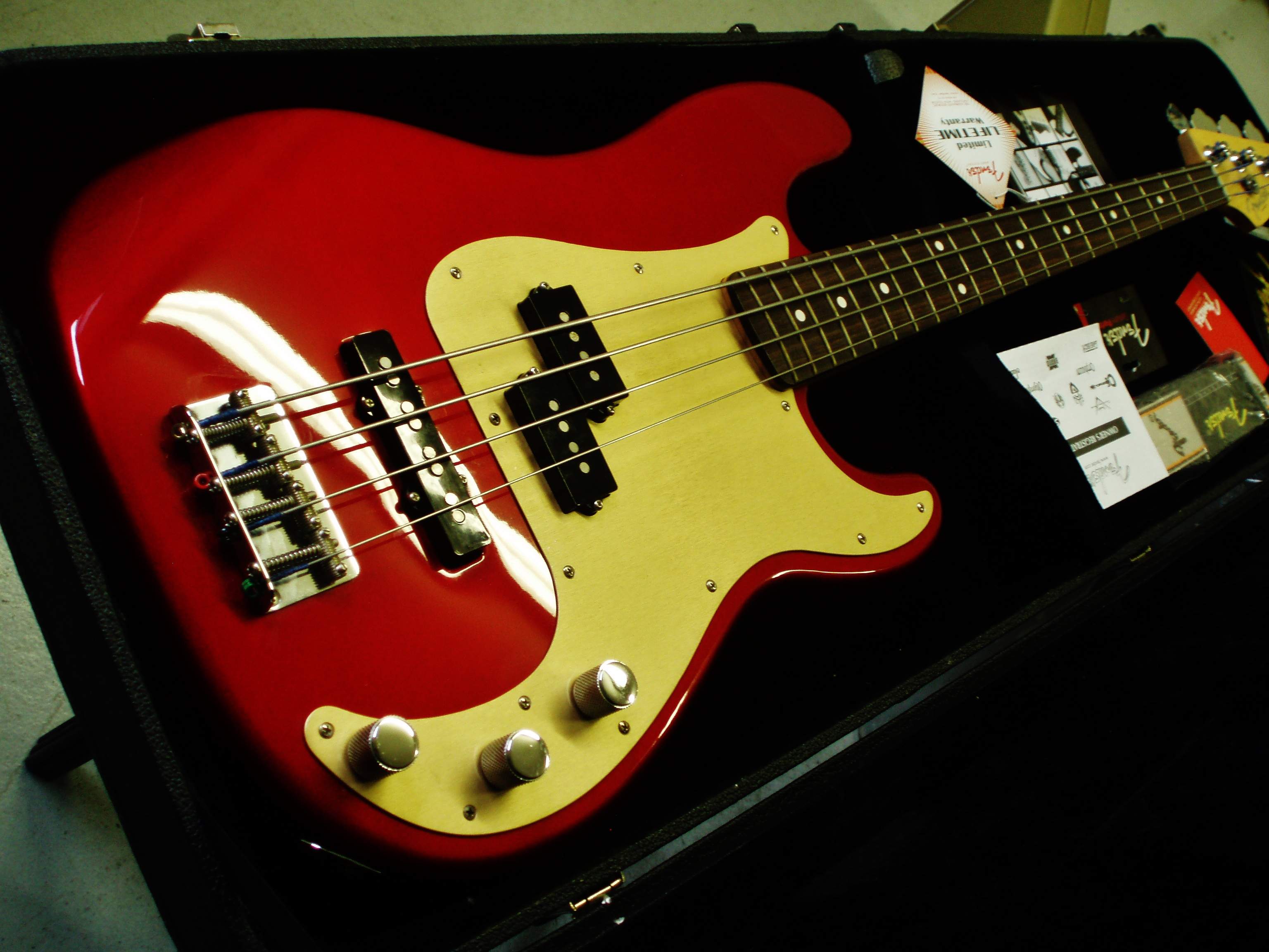 Red P-Bass Special & EBMM tuners 007.JPG
