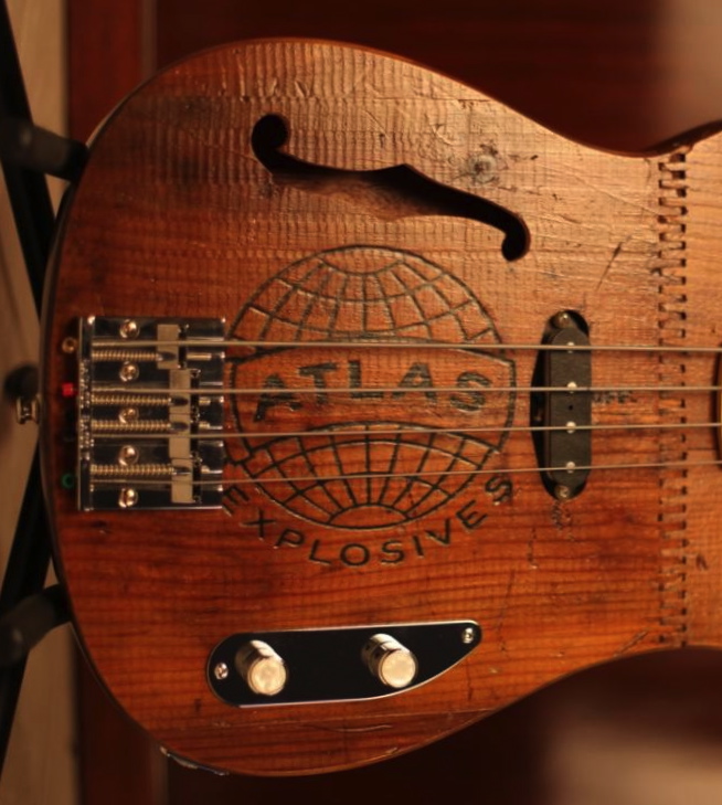 GroveGuitarsFreekbassReverseAtlas51P_2_zps3ez2amt6.jpg