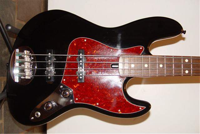 Lakland_JO_Skyline_1.jpg