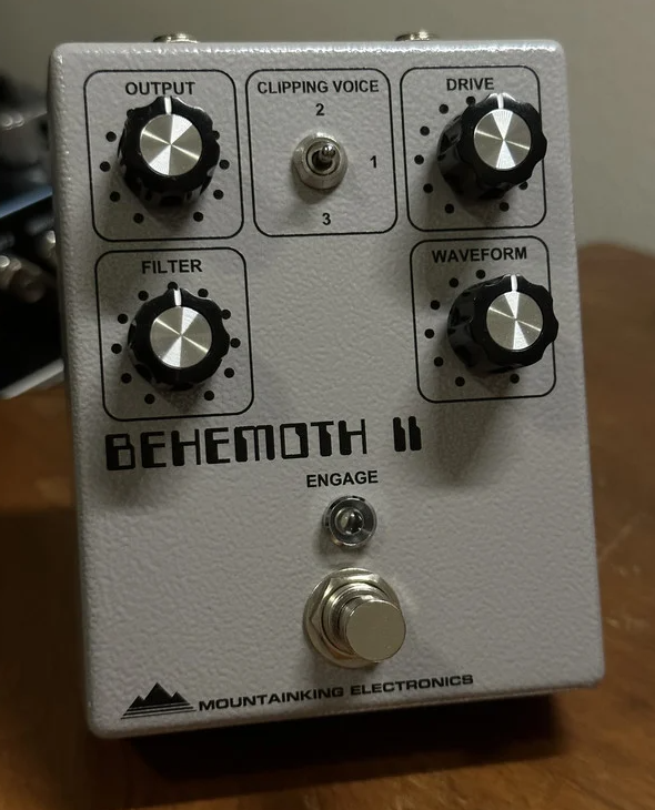 Mountainking Behemoth II pedal.png