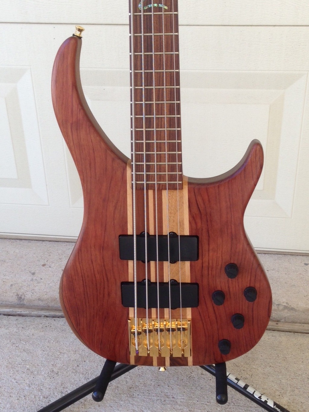 Peavey%20Cirrus%20Body%20Front_zpslkl8bt2r.jpg
