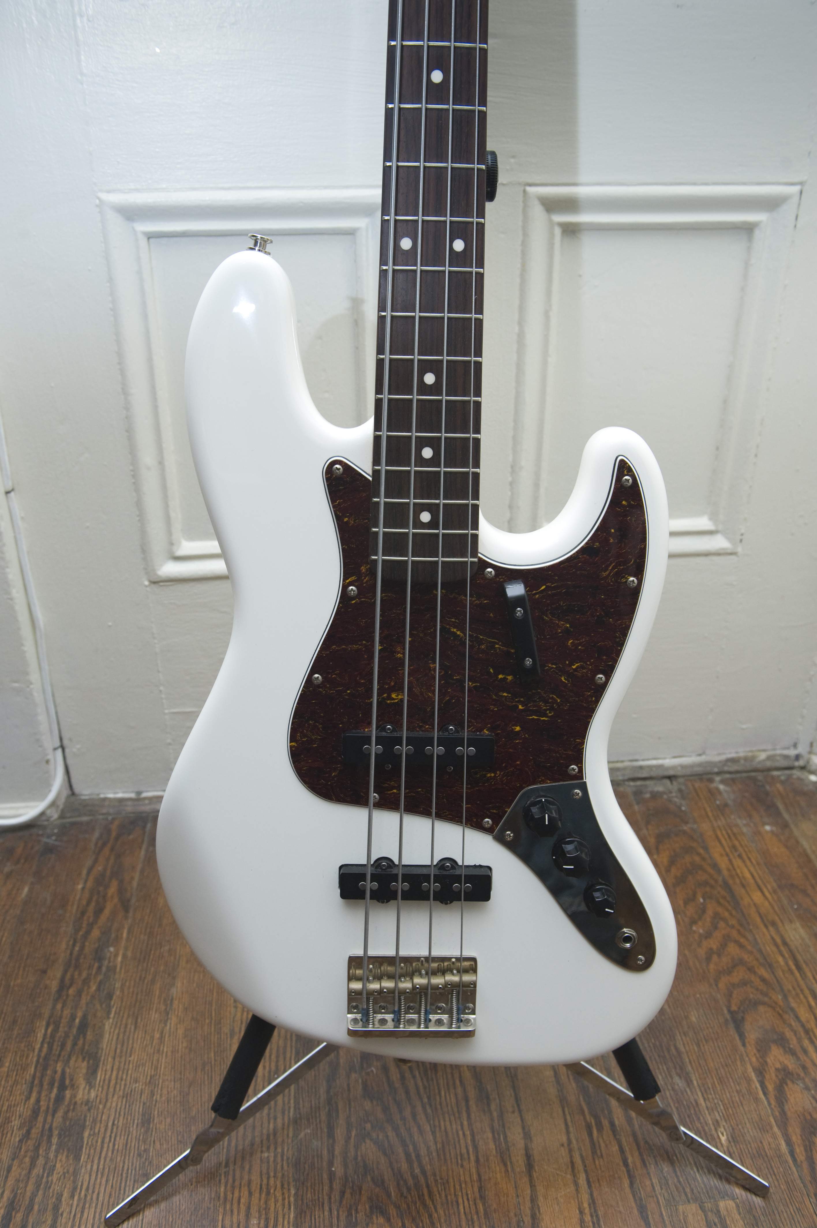 squier jazz bass 10.8.15_1.jpg