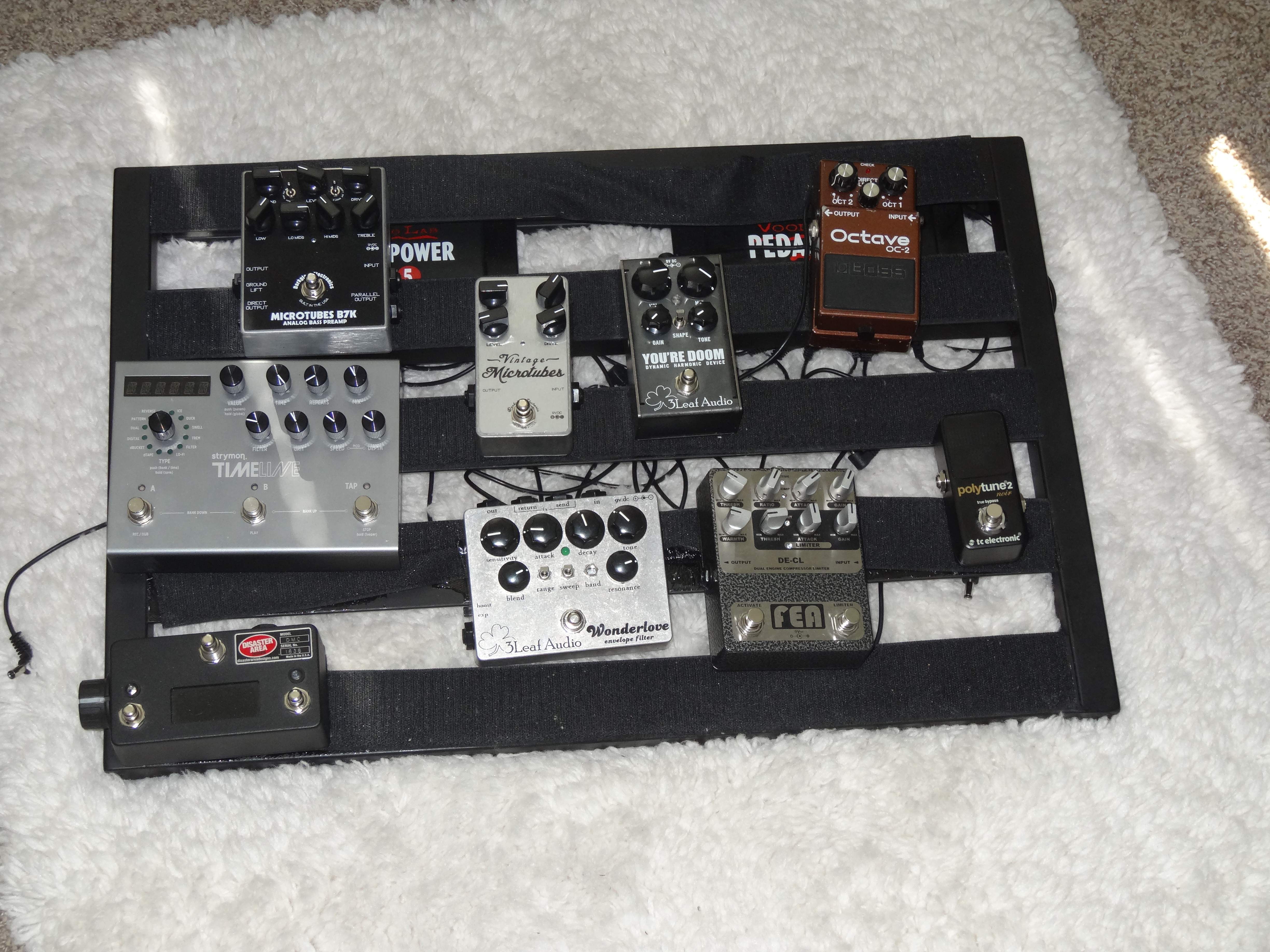 Pedal Board.JPG