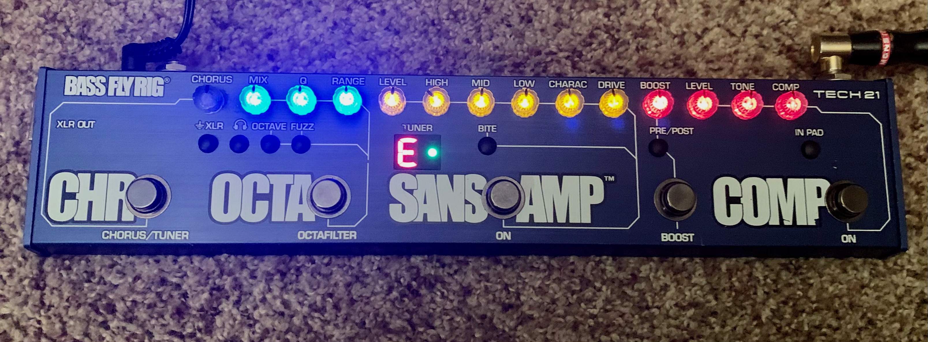 Tech 21 NYC - Bass Fly Rig Pedal - Top view.jpg