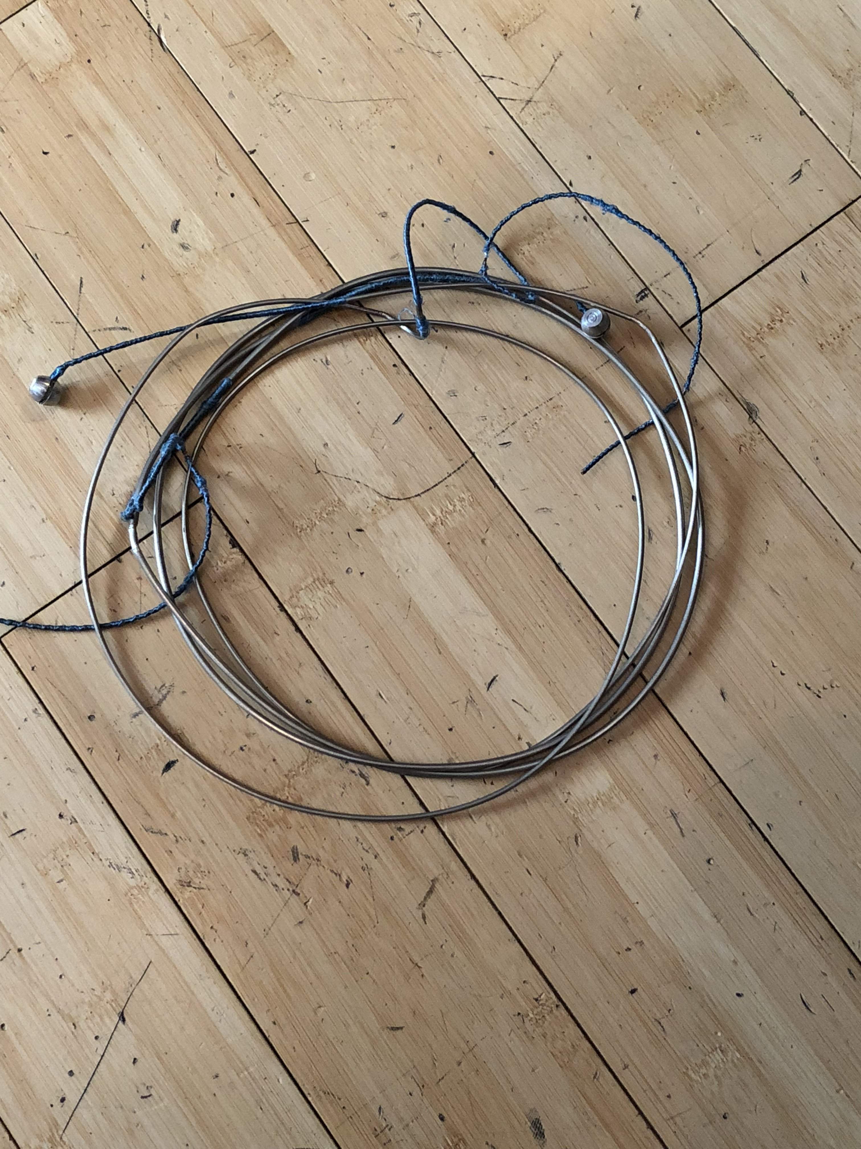 Thomastik SuperFlexible regular E ad A.jpg