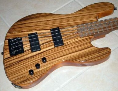 Warmoth.bass.07.24.05.jpg 002.jpg