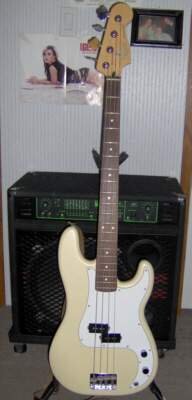 Fender_Hwy1_Pbass.jpg