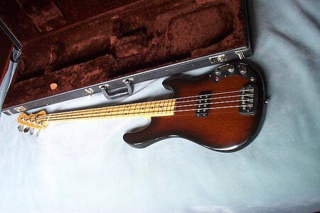 G&L83 L1K Hog Maple 7 080610.jpg