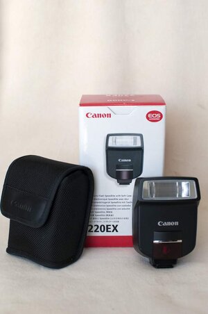 canon 220ex 1.jpg