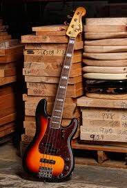 Fender CS Precision Pro 3.jpg