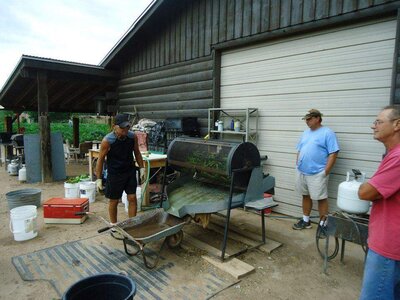 Roasting chile time.JPG