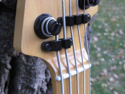 Warmoth nut.JPG
