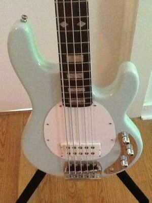 sting5b.jpg