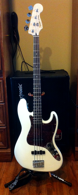 Squier_white.png