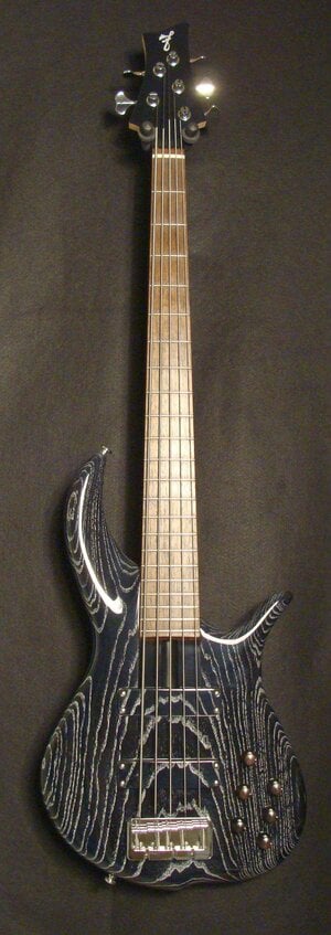 F Black Bass-body_01.jpg