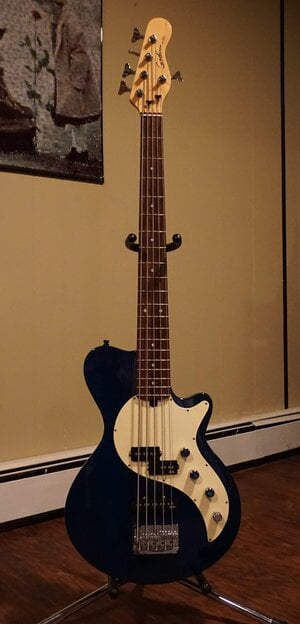 Godin p front.jpg