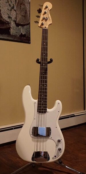 squier p front.jpg