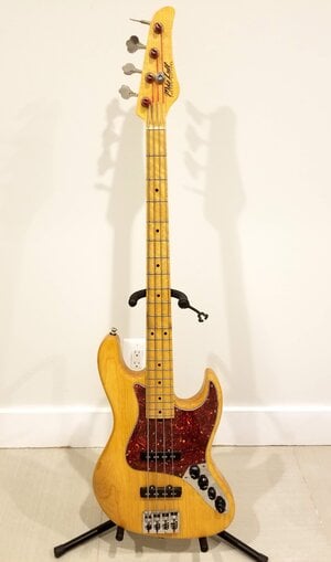 Mike Lull M4V in Natural w Birdseye Maple Fingerboard