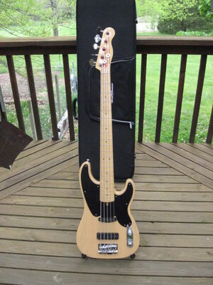Chef's '51 Precision 5 String Reissue f/s