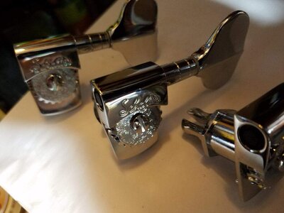 "OBO"American Standard Schaller Bass Tuners  MINT Tuning Keys CHROME  Fender Replacements 11/16