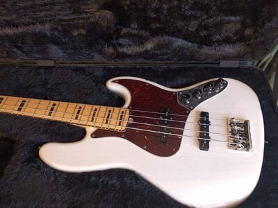 2013 Fender American Deluxe Jazz, Trans White.