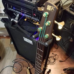 headstock.jpg