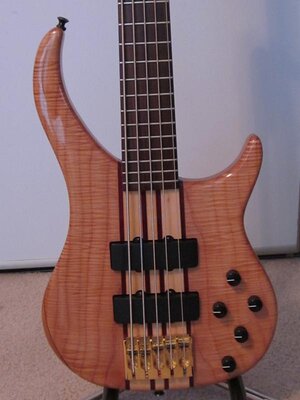 Peavey USA Cirrus 5 superb condition in OHC sold pending payment