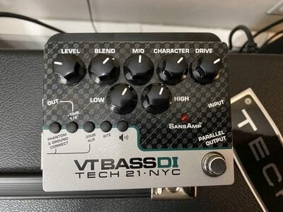 Price Drop! Tech 21 SansAmp VT Bass DI - New Condition