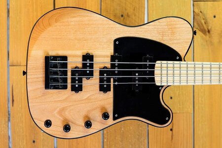 Moniker-Guitars-Natural-Dixie-Double-P-Bass-og.jpg Moniker-Guitars-Natural-Dixie-Double-P-Bass-og.jpg
