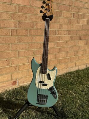 Fender JMJ Mustang Bass