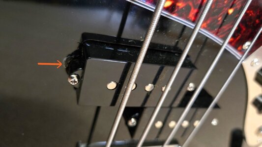 Blacktop Pickup Ding arrow.JPG