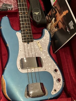 Fender Custom Shop '64 Relic P Bass - Mint Condition
