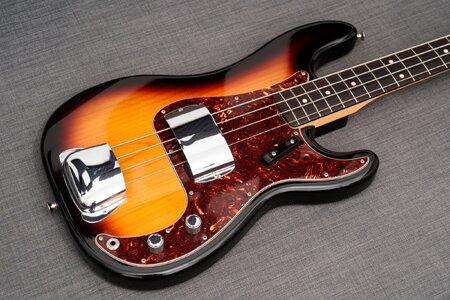 Fender Heritage Series '60s Precision Bass