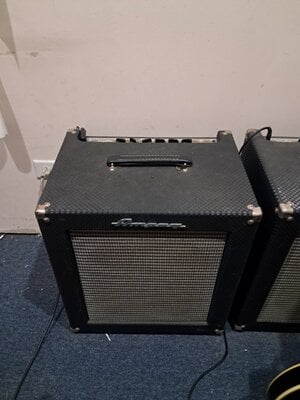Ampeg B-100R Rocket Bass Combo Amp