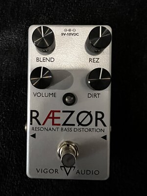 **** RAEZOR - VIGOR AUDIO - RESONANT BASS DISTORTION ****