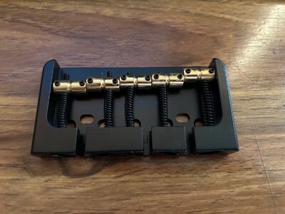 Hipshot (Carvin) B bridge, 5 string, 17mm spacing