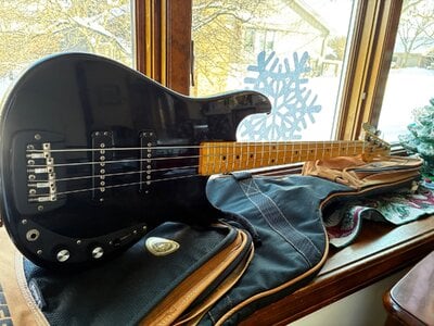 G&L SB-2 1983 - FIRST YEAR!!