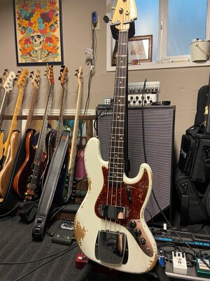 Fender Jazz Full.jpg