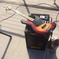 Manos bass