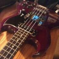 Dirk_plays_bass